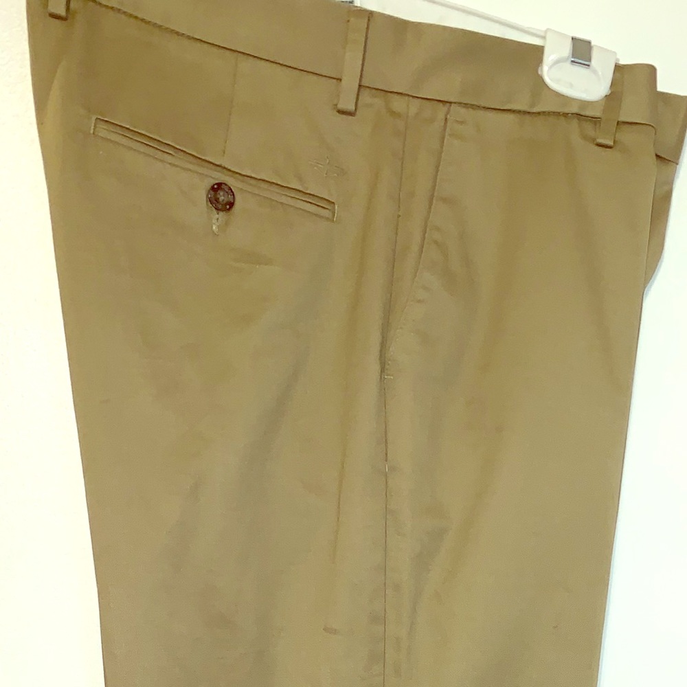 Men’s Dockers Khaki D3 Classic Fit Flat-Front Pant